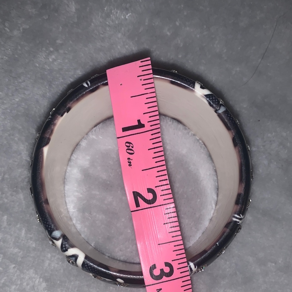 Y2K- Skull Design Bangle - Black and White with crystal stones - Picture 5 of 5